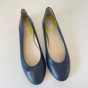 Boden Navy Blue Leather Ballet Flats size 39.